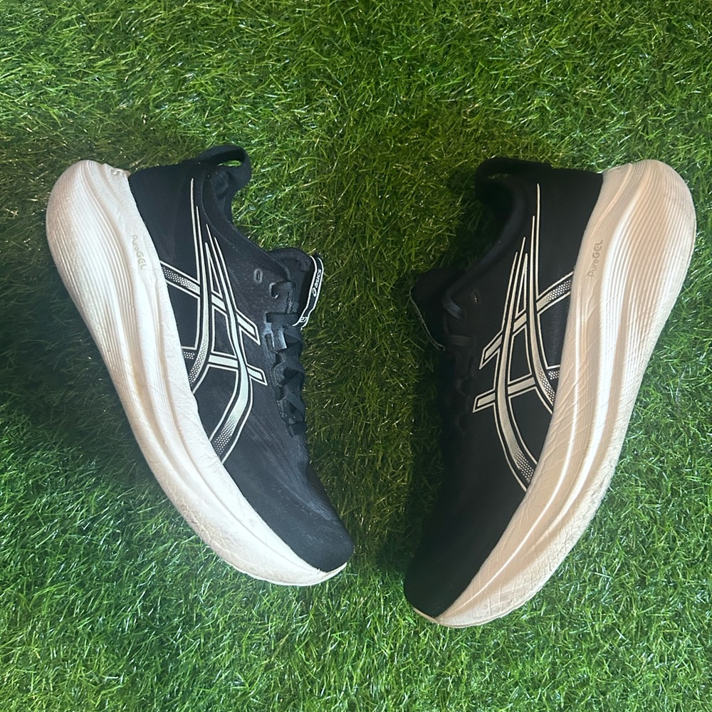 ASICS Gel Nimbus 27 Black White Running Shoes Men’sSize 10 Athletic Sneakers